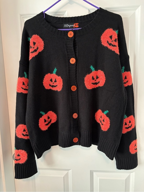 33 Degrees Sweaters - Halloween Sweater by 33 Degrees Black Pumpkin Sparkly Knit Cardigan Sweater EUC!